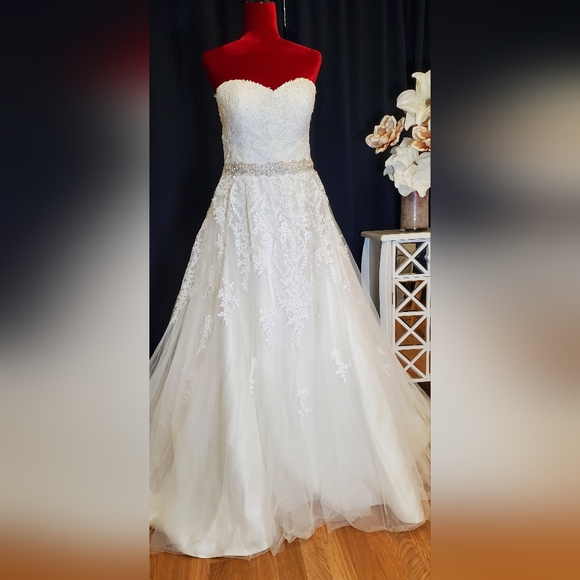 WEDDING DRESS Size 20 Ivory color
